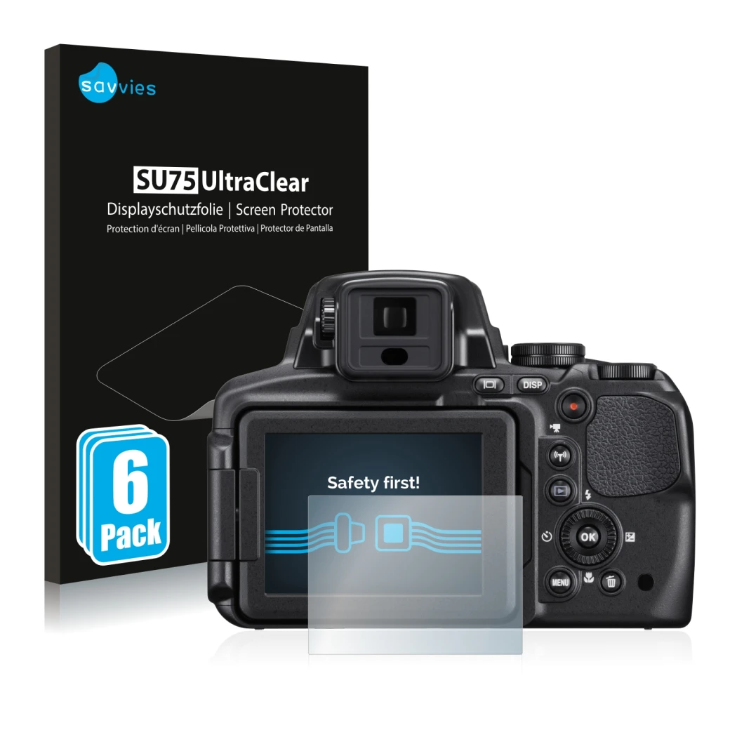 Vorderseite einer Produktverpackung mit dem Markenlogo Savvies. Daneben ist das Gerät Nikon Coolpix P900 mit dem zugehörigen D