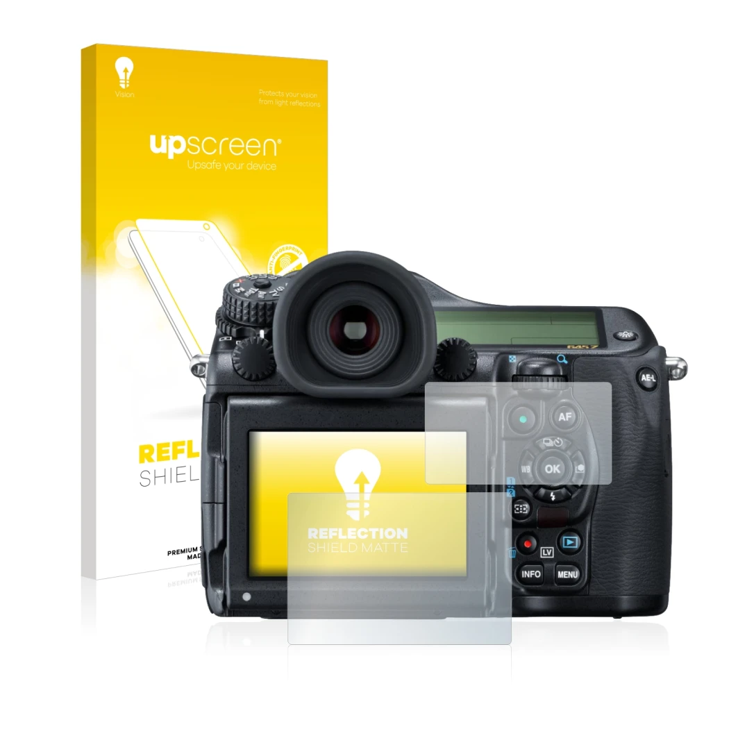 Vorderseite einer Produktverpackung mit dem Markenlogo upscreen. Daneben ist das Gerät Pentax 645Z mit dem zugehörigen Display