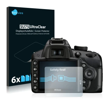 Vorderseite einer Produktverpackung mit dem Markenlogo Savvies. Daneben ist das Gerät Nikon D3200 mit dem zugehörigen Displays