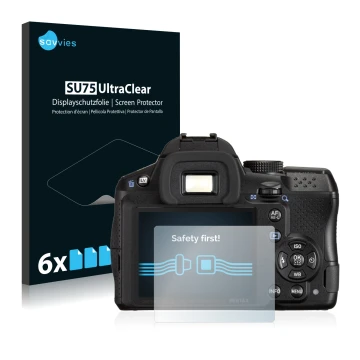 Vorderseite einer Produktverpackung mit dem Markenlogo Savvies. Daneben ist das Gerät Pentax K-30 mit dem zugehörigen Displays