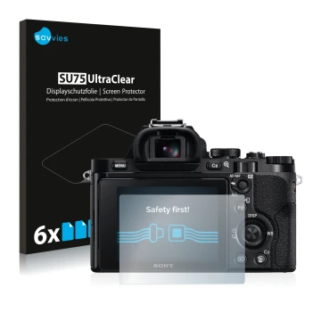 Vorderseite einer Produktverpackung mit dem Markenlogo Savvies. Daneben ist das Gerät Sony Alpha 7 (ILCE-7) mit dem zugehörige