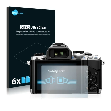 Vorderseite einer Produktverpackung mit dem Markenlogo Savvies. Daneben ist das Gerät Olympus OM-D E-M10 mit dem zugehörigen D