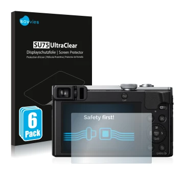 Vorderseite einer Produktverpackung mit dem Markenlogo Savvies. Daneben ist das Gerät Panasonic Lumix DMC-TZ71 mit dem zugehör