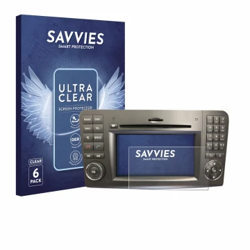 Vorderseite einer Produktverpackung mit dem Markenlogo Savvies. Daneben ist das Gerät Mercedes-Benz Comand APS 2.5 mit dem zug