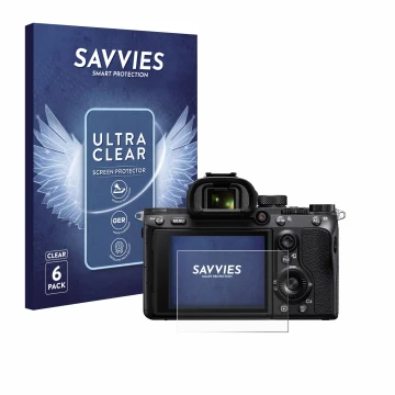 Vorderseite einer Produktverpackung mit dem Markenlogo Savvies. Daneben ist das Gerät Sony Alpha 7 III (ILCE-7M3) mit dem zuge