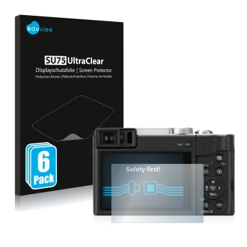 Vorderseite einer Produktverpackung mit dem Markenlogo Savvies. Daneben ist das Gerät Panasonic Lumix DC-TZ96 mit dem zugehöri