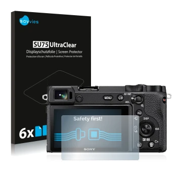 Vorderseite einer Produktverpackung mit dem Markenlogo Savvies. Daneben ist das Gerät Sony Alpha 6600 mit dem zugehörigen Disp