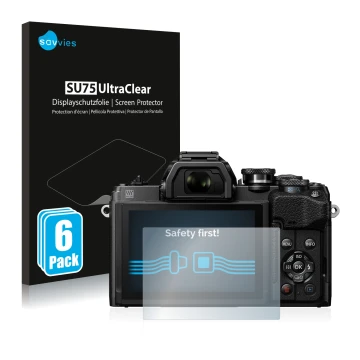 Vorderseite einer Produktverpackung mit dem Markenlogo Savvies. Daneben ist das Gerät Olympus OM-D E-M10 Mark IV mit dem zugeh