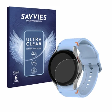 Vorderseite einer Produktverpackung mit dem Markenlogo Savvies. Daneben ist das Gerät Samsung Galaxy Watch FE mit dem zugehöri