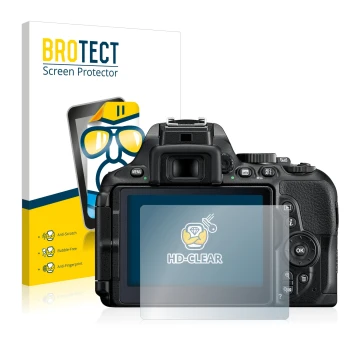 Vorderseite einer Produktverpackung mit dem Markenlogo BROTECT. Daneben ist das Gerät Nikon D5600 mit dem zugehörigen Displays