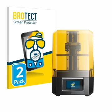 Vorderseite einer Produktverpackung mit dem Markenlogo BROTECT. Daneben ist das Gerät Anycubic Photon Mono M5s mit dem zugehör