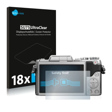 Vorderseite einer Produktverpackung mit dem Markenlogo Savvies. Daneben ist das Gerät Panasonic Lumix DMC-GF7 mit dem zugehöri