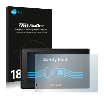 Vorderseite einer Produktverpackung mit dem Markenlogo Savvies. Daneben ist das Gerät Garmin DriveSmart 50 LMT-D mit dem zugeh