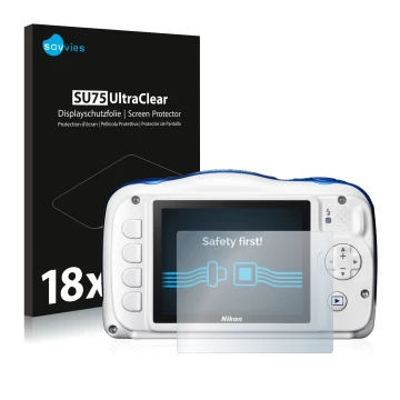 Vorderseite einer Produktverpackung mit dem Markenlogo Savvies. Daneben ist das Gerät Nikon Coolpix W100 mit dem zugehörigen D