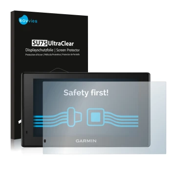 Vorderseite einer Produktverpackung mit dem Markenlogo Savvies. Daneben ist das Gerät Garmin DriveSmart 51 LMT-D mit dem zugeh