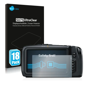 Vorderseite einer Produktverpackung mit dem Markenlogo Savvies. Daneben ist das Gerät Blackmagic Pocket Cinema Camera 4K mit d