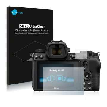 Vorderseite einer Produktverpackung mit dem Markenlogo Savvies. Daneben ist das Gerät Nikon Z 7 mit dem zugehörigen Displaysch