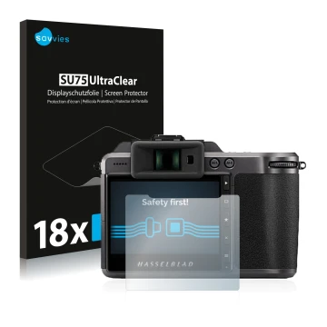 Vorderseite einer Produktverpackung mit dem Markenlogo Savvies. Daneben ist das Gerät Hasselblad X1D II 50C mit dem zugehörige