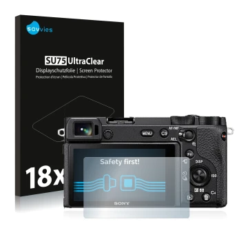 Vorderseite einer Produktverpackung mit dem Markenlogo Savvies. Daneben ist das Gerät Sony Alpha 6600 mit dem zugehörigen Disp