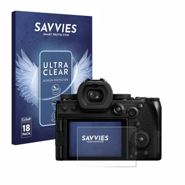 Vorderseite einer Produktverpackung mit dem Markenlogo Savvies. Daneben ist das Gerät Panasonic Lumix DC-S5II mit dem zugehöri