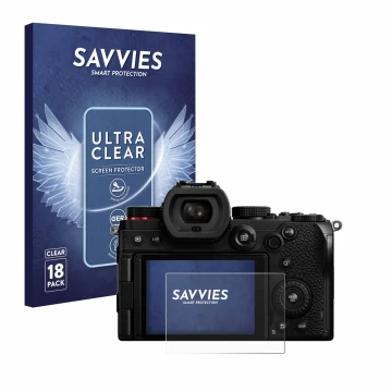 Vorderseite einer Produktverpackung mit dem Markenlogo Savvies. Daneben ist das Gerät Panasonic Lumix DC-S5D mit dem zugehörig