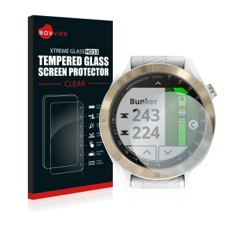 Vorderseite einer Produktverpackung mit dem Markenlogo Savvies. Daneben ist das Gerät Garmin Approach S40 mit dem zugehörigen 