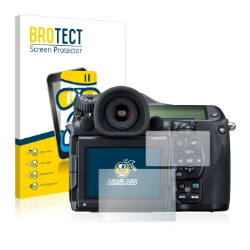 Vorderseite einer Produktverpackung mit dem Markenlogo BROTECT. Daneben ist das Gerät Pentax 645Z mit dem zugehörigen Displays