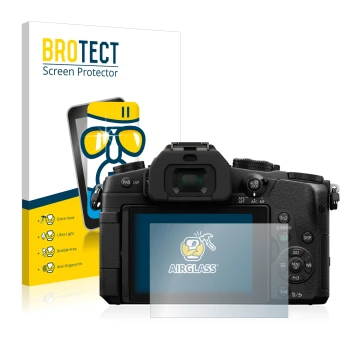 Vorderseite einer Produktverpackung mit dem Markenlogo BROTECT. Daneben ist das Gerät Panasonic Lumix DMC-G81 mit dem zugehöri