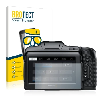 Vorderseite einer Produktverpackung mit dem Markenlogo BROTECT. Daneben ist das Gerät Blackmagic Pocket Cinema Camera 6K Pro m
