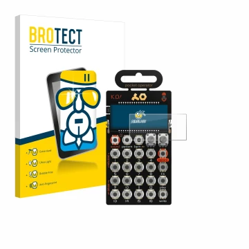 Vorderseite einer Produktverpackung mit dem Markenlogo BROTECT. Daneben ist das Gerät Teenage Engineering PO-33 K.O! mit dem z
