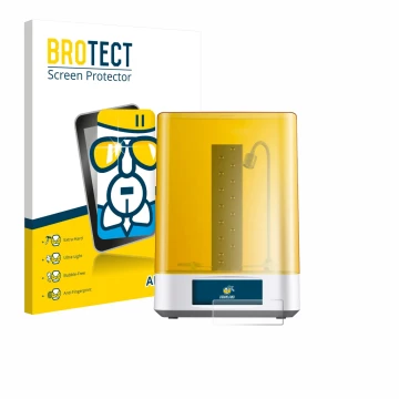 Vorderseite einer Produktverpackung mit dem Markenlogo BROTECT. Daneben ist das Gerät Anycubic Wash & Cure 3 Plus mit dem zuge