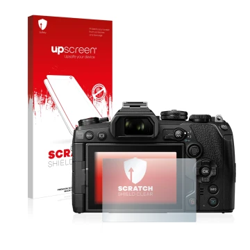Vorderseite einer Produktverpackung mit dem Markenlogo upscreen. Daneben ist das Gerät Olympus OM-D E-M1 Mark III mit dem zuge