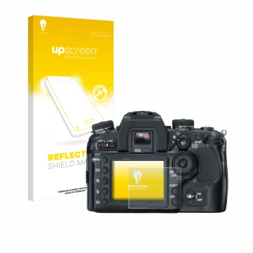 Vorderseite einer Produktverpackung mit dem Markenlogo upscreen. Daneben ist das Gerät Konica Minolta Dynax 7D mit dem zugehör