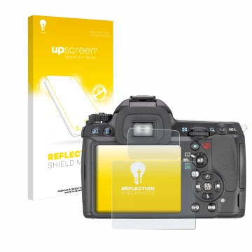 Vorderseite einer Produktverpackung mit dem Markenlogo upscreen. Daneben ist das Gerät Pentax K7, K-7 mit dem zugehörigen Disp