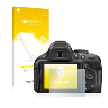 Vorderseite einer Produktverpackung mit dem Markenlogo upscreen. Daneben ist das Gerät Nikon D5200 mit dem zugehörigen Display