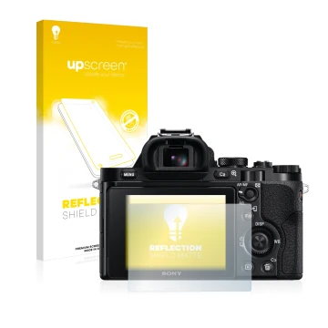 Vorderseite einer Produktverpackung mit dem Markenlogo upscreen. Daneben ist das Gerät Sony Alpha 7R (ILCE-7R) mit dem zugehör