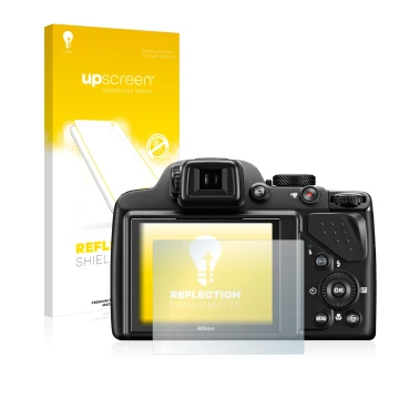 Vorderseite einer Produktverpackung mit dem Markenlogo upscreen. Daneben ist das Gerät Nikon Coolpix P530 mit dem zugehörigen 