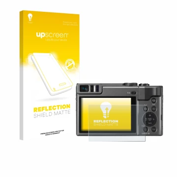 Vorderseite einer Produktverpackung mit dem Markenlogo upscreen. Daneben ist das Gerät Panasonic Lumix DC-TZ90 mit dem zugehör