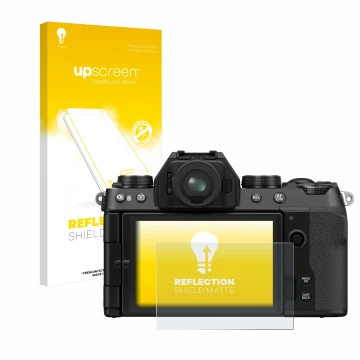 Vorderseite einer Produktverpackung mit dem Markenlogo upscreen. Daneben ist das Gerät Fujifilm X-S10 mit dem zugehörigen Disp