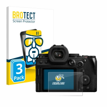 Vorderseite einer Produktverpackung mit dem Markenlogo BROTECT. Daneben ist das Gerät Panasonic Lumix DC-S5M2X mit dem zugehör