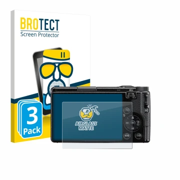 Vorderseite einer Produktverpackung mit dem Markenlogo BROTECT. Daneben ist das Gerät Ricoh GR IV HDF 2025 mit dem zugehörigen