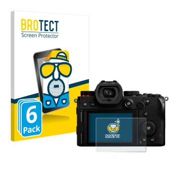 Vorderseite einer Produktverpackung mit dem Markenlogo BROTECT. Daneben ist das Gerät Panasonic Lumix DC-S5 mit dem zugehörige