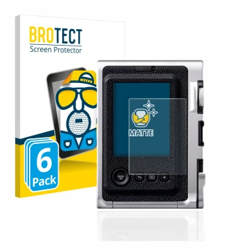 Vorderseite einer Produktverpackung mit dem Markenlogo BROTECT. Daneben ist das Gerät Fujifilm Instax Mini Evo mit dem zugehör