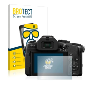 Vorderseite einer Produktverpackung mit dem Markenlogo BROTECT. Daneben ist das Gerät Panasonic Lumix DMC-G81 mit dem zugehöri