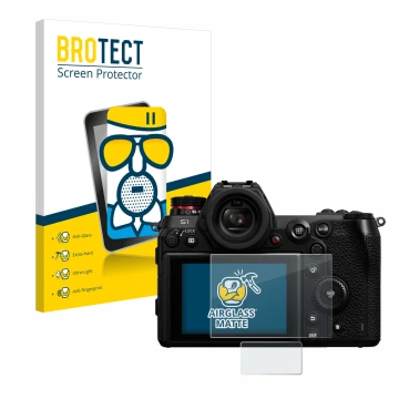 Vorderseite einer Produktverpackung mit dem Markenlogo BROTECT. Daneben ist das Gerät Panasonic Lumix DC-S1 mit dem zugehörige