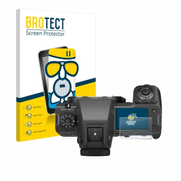 Vorderseite einer Produktverpackung mit dem Markenlogo BROTECT. Daneben ist das Gerät Fujifilm GFX100 II (Schulterdisplay) mit