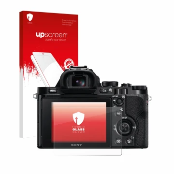 Vorderseite einer Produktverpackung mit dem Markenlogo upscreen. Daneben ist das Gerät Sony Alpha 7 (ILCE-7) mit dem zugehörig
