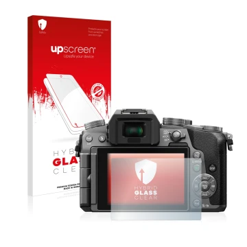 Vorderseite einer Produktverpackung mit dem Markenlogo upscreen. Daneben ist das Gerät Panasonic Lumix DMC-G7 mit dem zugehöri