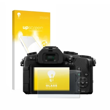 Vorderseite einer Produktverpackung mit dem Markenlogo upscreen. Daneben ist das Gerät Panasonic Lumix DMC-G81 mit dem zugehör