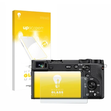 Vorderseite einer Produktverpackung mit dem Markenlogo upscreen. Daneben ist das Gerät Sony Alpha 6600 mit dem zugehörigen Dis